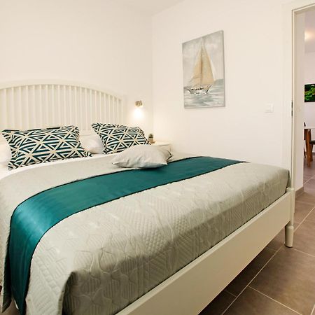 Santa Cruz Apartments Supetar Dış mekan fotoğraf