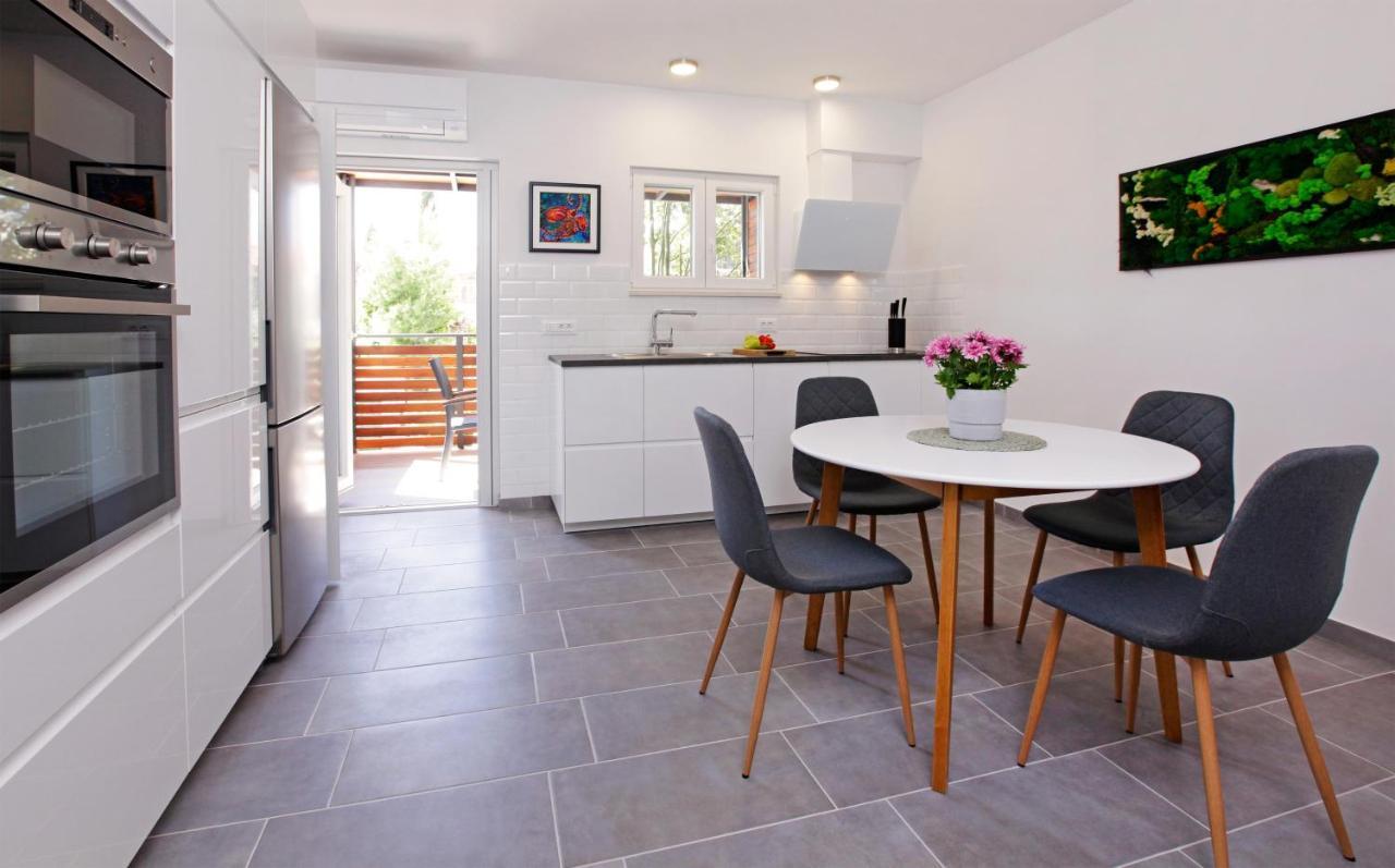 Santa Cruz Apartments Supetar Dış mekan fotoğraf