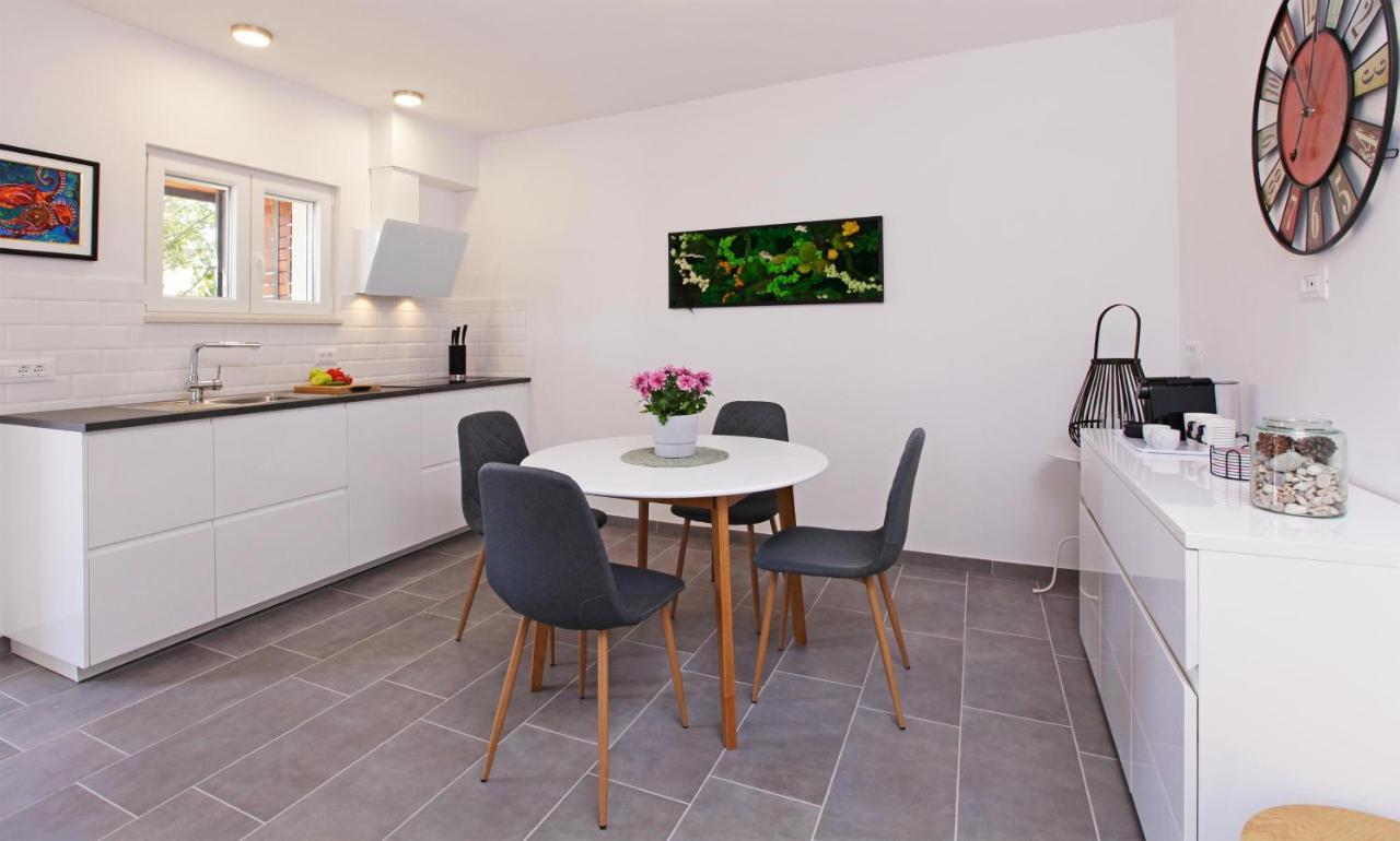 Santa Cruz Apartments Supetar Dış mekan fotoğraf
