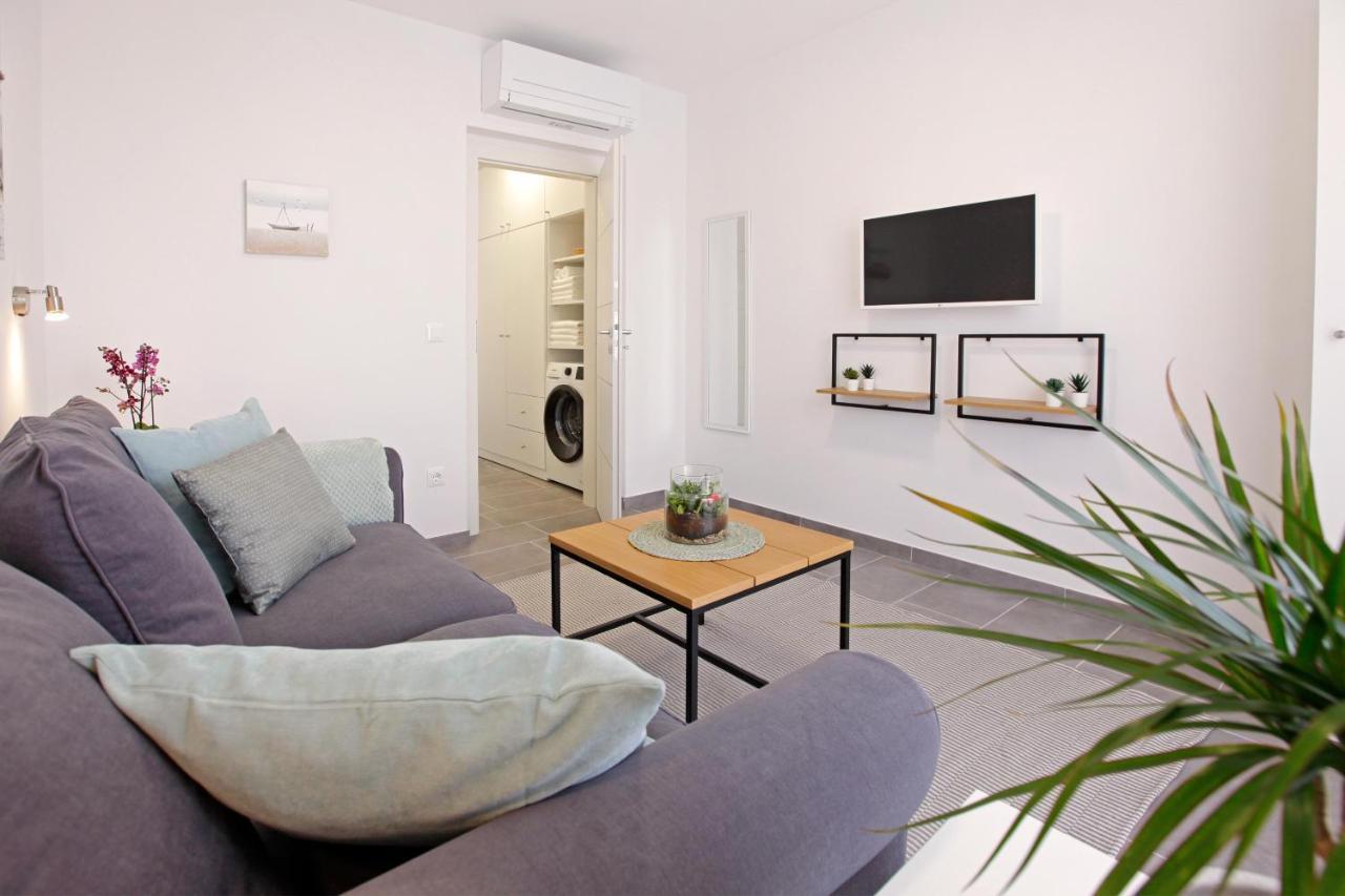 Santa Cruz Apartments Supetar Dış mekan fotoğraf