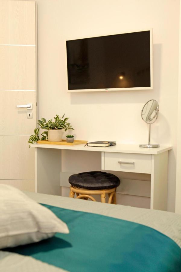 Santa Cruz Apartments Supetar Dış mekan fotoğraf