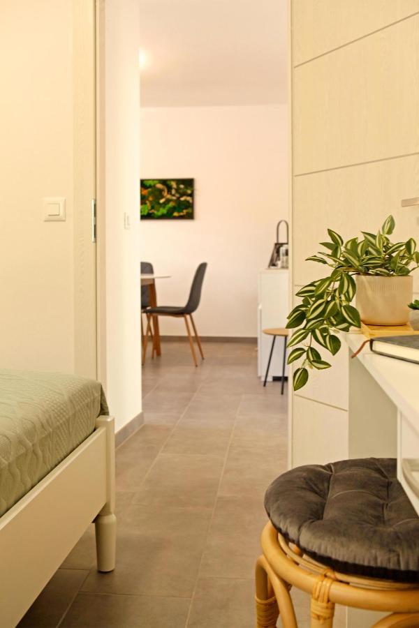 Santa Cruz Apartments Supetar Dış mekan fotoğraf