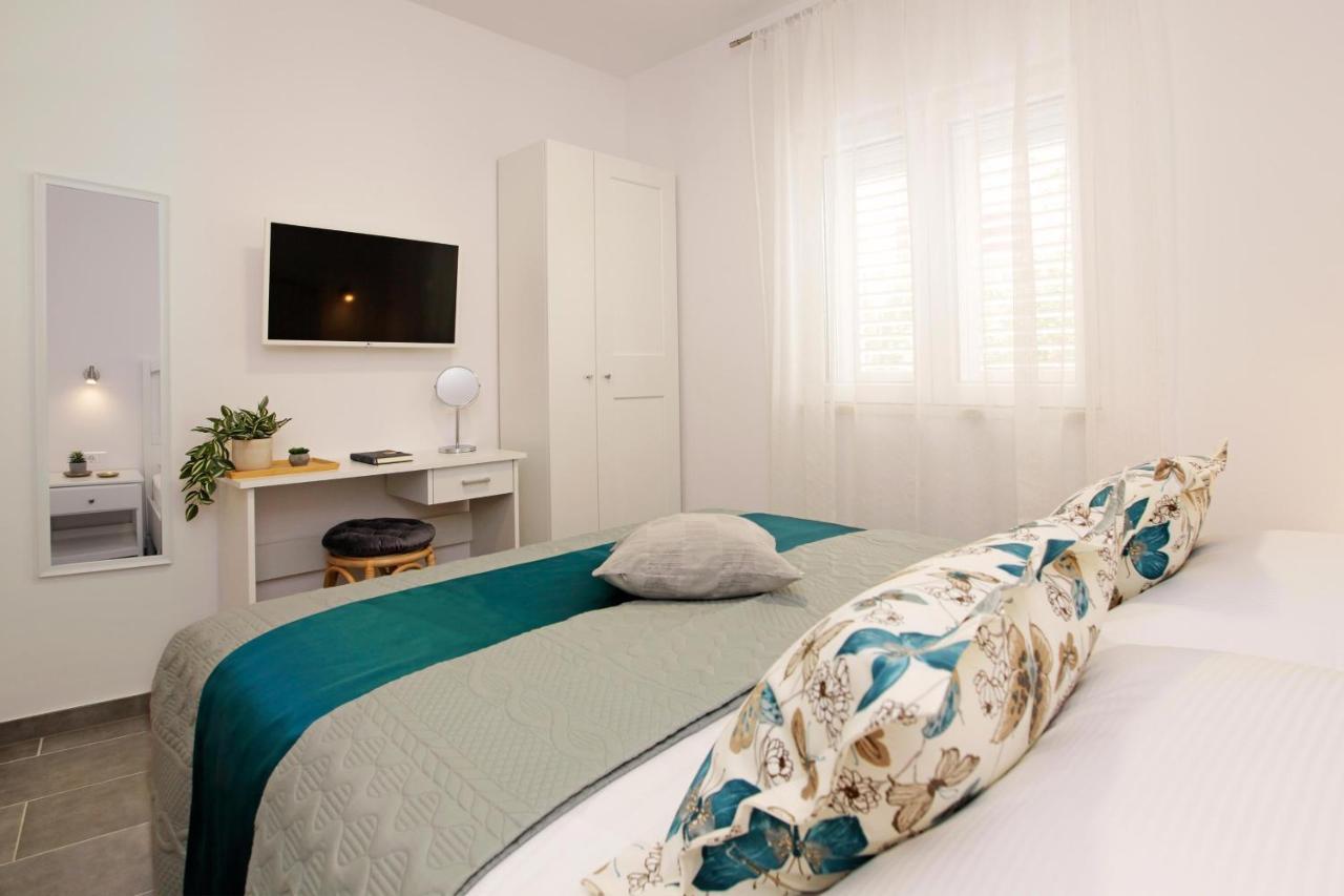 Santa Cruz Apartments Supetar Dış mekan fotoğraf