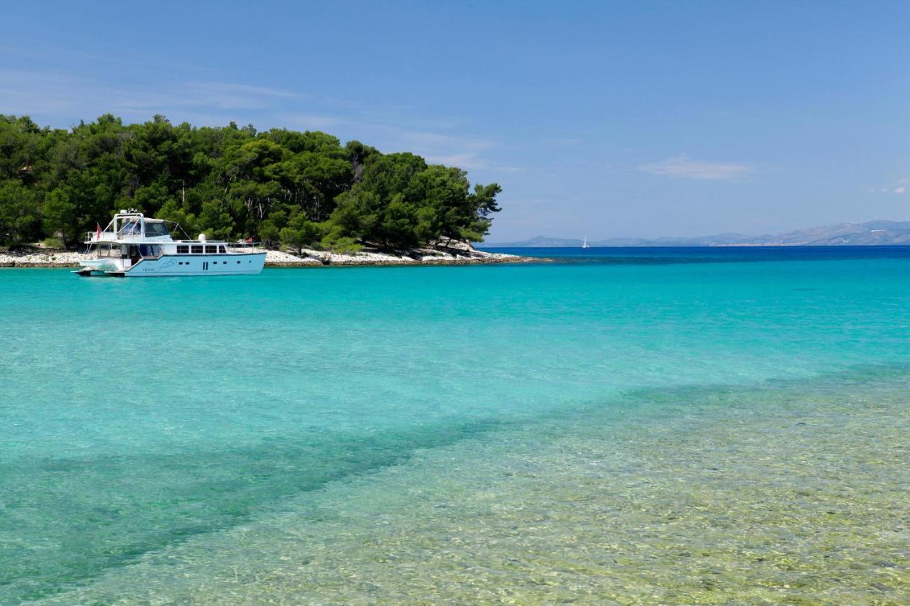 Santa Cruz Apartments Supetar Dış mekan fotoğraf
