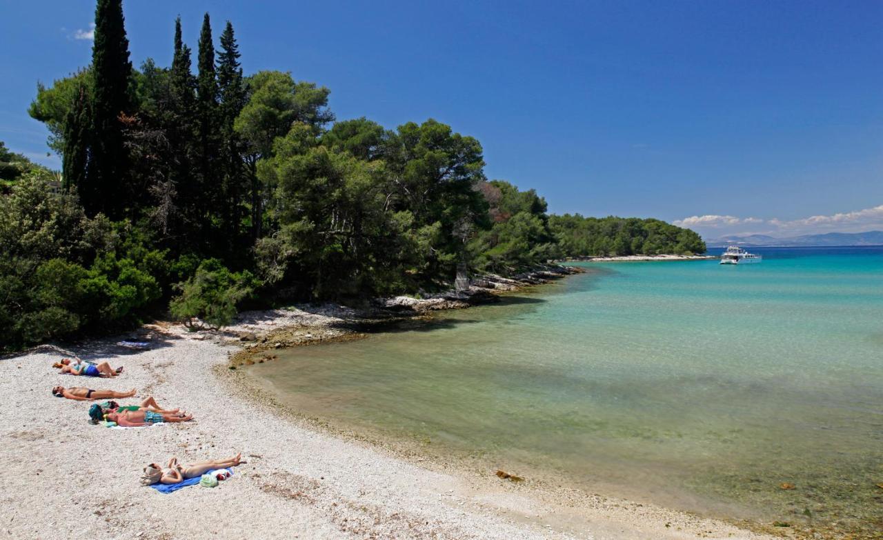 Santa Cruz Apartments Supetar Dış mekan fotoğraf