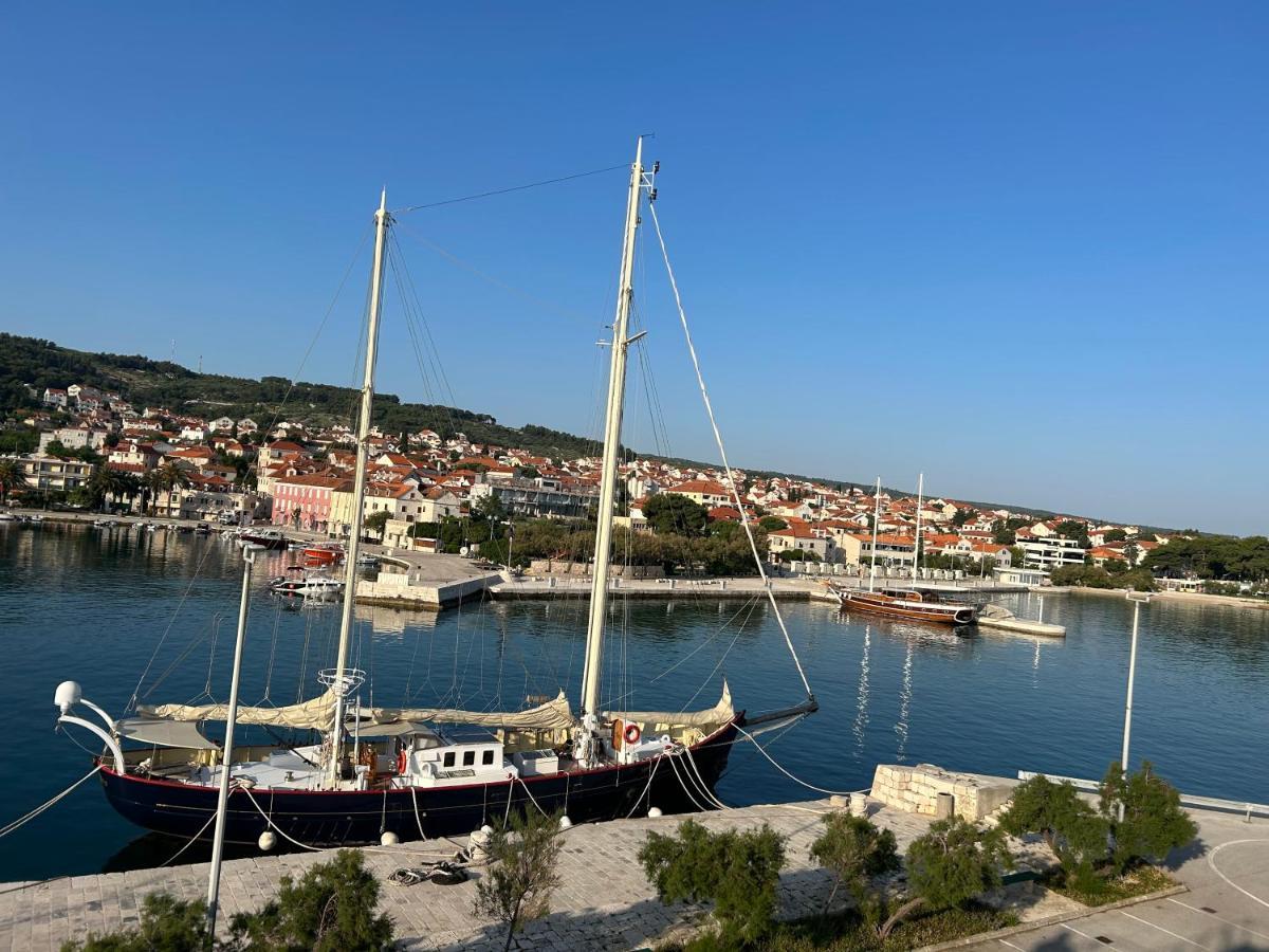Santa Cruz Apartments Supetar Dış mekan fotoğraf