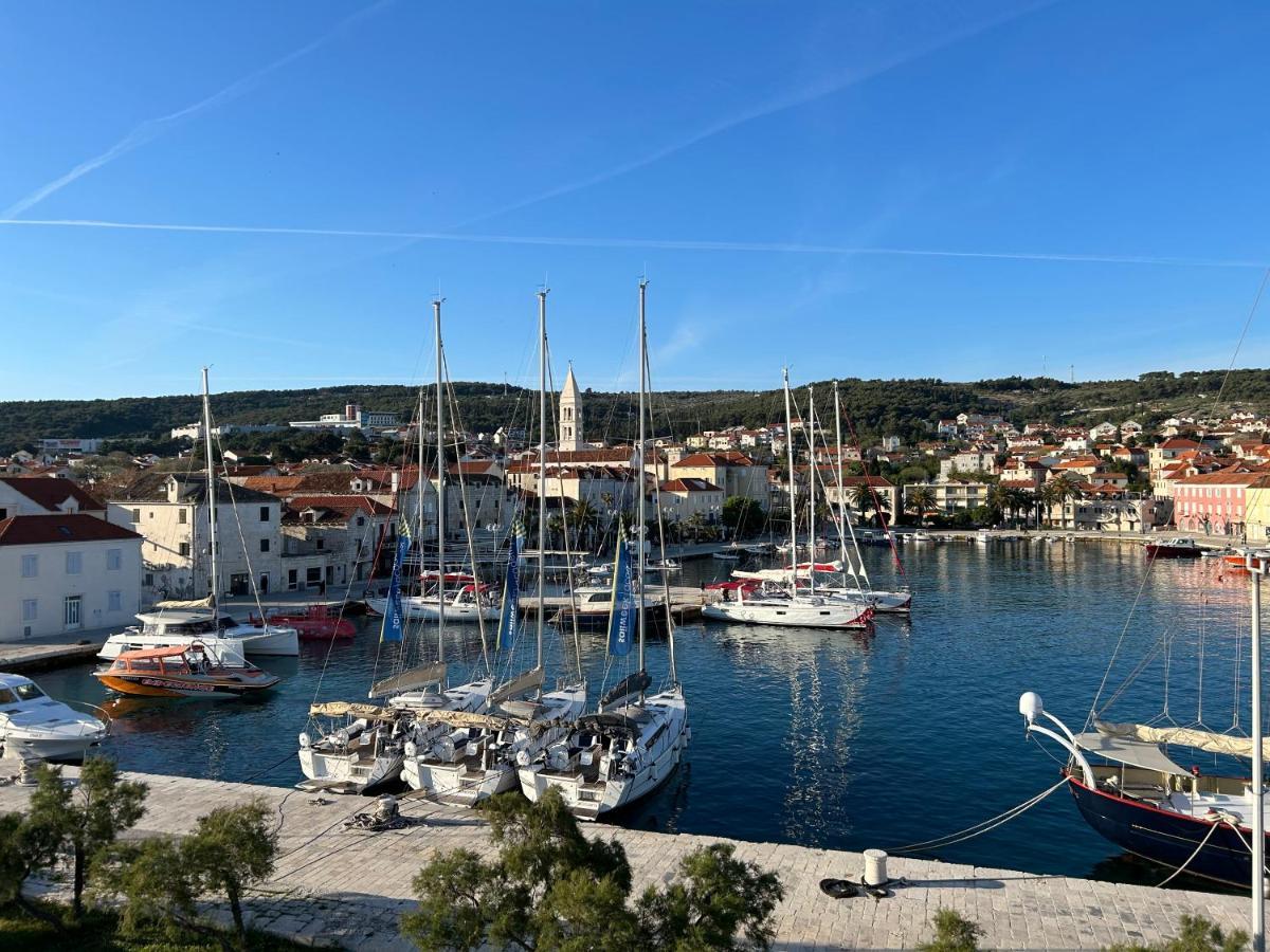 Santa Cruz Apartments Supetar Dış mekan fotoğraf