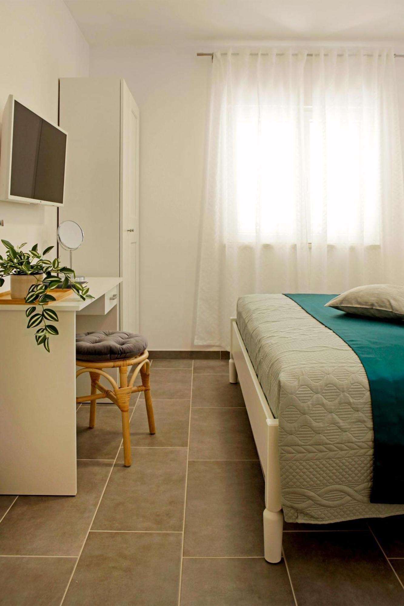 Santa Cruz Apartments Supetar Dış mekan fotoğraf